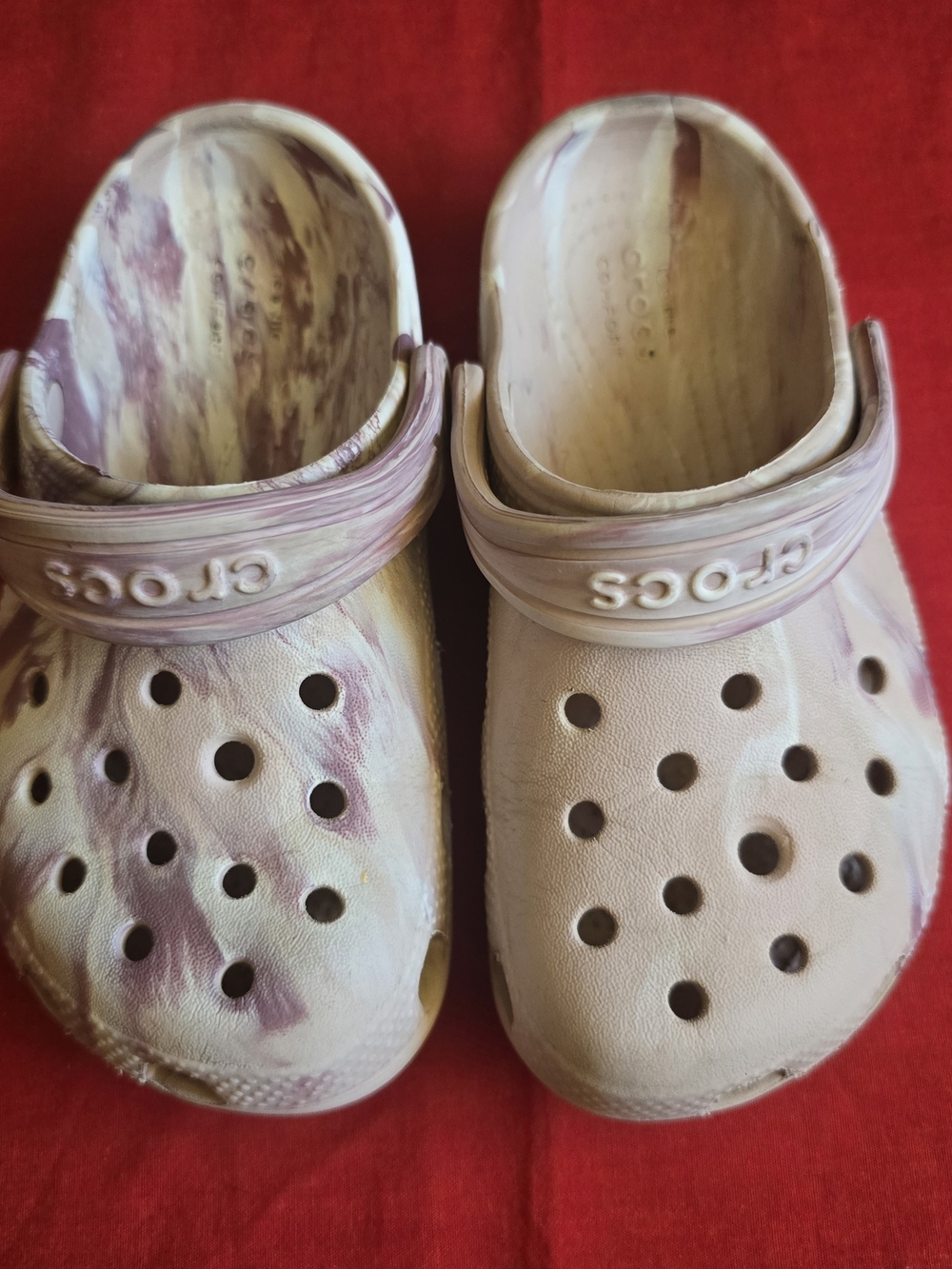 ​Crocs Classic Marbled Clogs – Toddler / Child Size 10 Mauve & White Quartz Swir